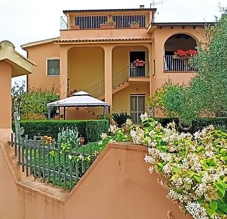 Casa Piras Iun3880 Bed and Breakfast 3*